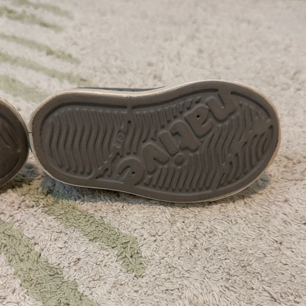 Native Kids Charcoal and Silver Water Shoes